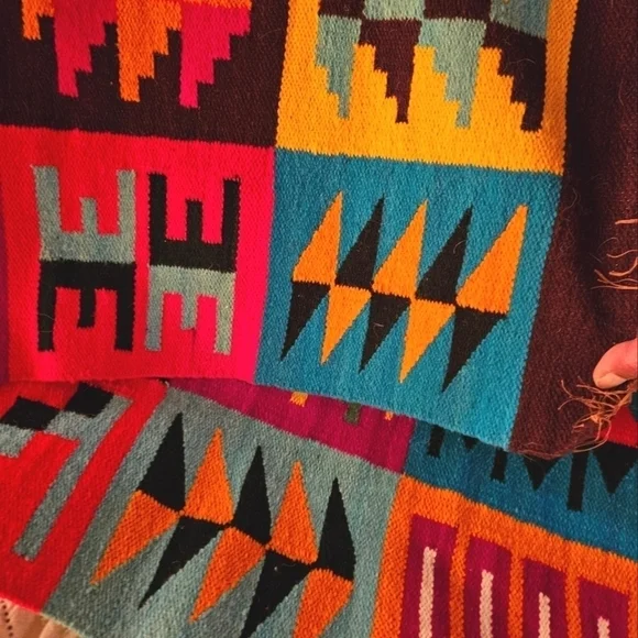 Vintage Peruvian Hand-Weaved Wool Table Runner - Picture 4 of 7
